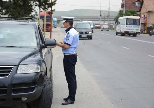 Alegeri prezidențiale 2019. Doi șoferi care transportau buletine de vot la secțiile din București, prinși băuți de către polițiști