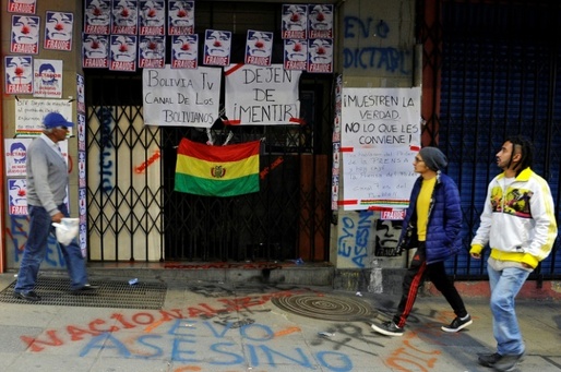 Proteste în Bolivia: Casa surorii președintelui, incendiată. Protestatarii au ocupat televiziunea și radioul
