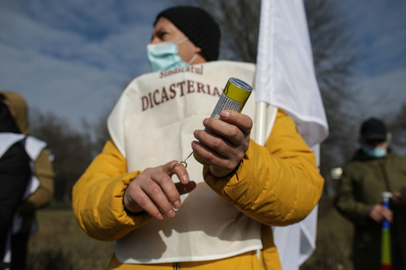 FOTO Protest în fața Guvernului pentru salarii și sporuri. 