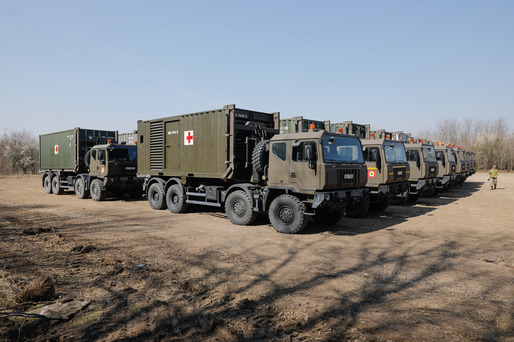 MApN anunță că 11 spitale militare sunt pregătite să primească militari ucraineni răniți / Campanie de donare de sânge, lansată de minister / Materiale militare și muniție de 2 milioane de euro, trimise în țara vecină