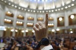 VIDEO&FOTO Legea pensiilor, adoptată de Parlament: Femeile și bărbații ies la pensie la 65 de ani. Stagiul complet de cotizare – 35 de ani, stagiul minim – 15 ani. Punctul de pensie – 81 de lei. Condiții de reducere a vârstei de pensionare 