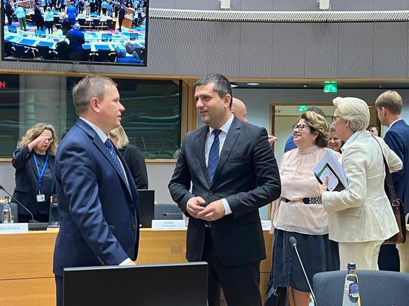 FOTO Ministrul Economiei, la Bruxelles: România nu stă pe margine!