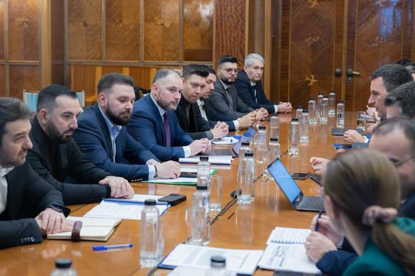 FOTO Ciucu și alți primari s-au dus la Guvern pentru banii pe care îi pot lua de la buget