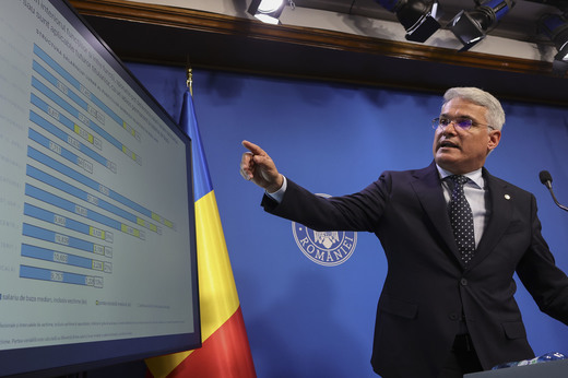 FOTO Salariile judecătorilor scad: Și le-au crescut mult peste grilă! Guvernul e singurul care poate stabili bugetul pentru salarii - ministru