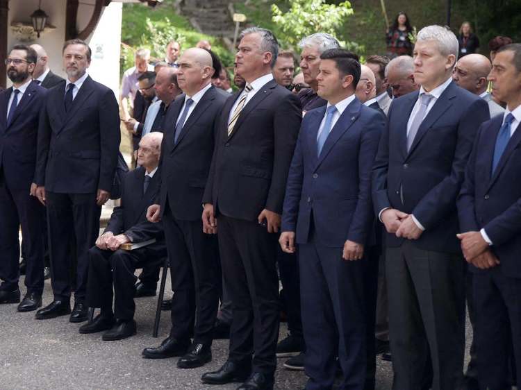 FOTO Mesajul lui Veștea pentru liberali, după ce a fost propus premier fără ca ei să știe: Nu este o amenințare pentru PNL. L-am sprijinit pe Ilie Bolojan în proiectele sale