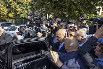 FOTO Ilie Bolojan a fost audiat la DNA Iași două ore și jumătate. Reacția Guvernului