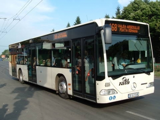 RATB deviază toate autobuzele din zona Eroilor, din cauza surpării carosabilului 