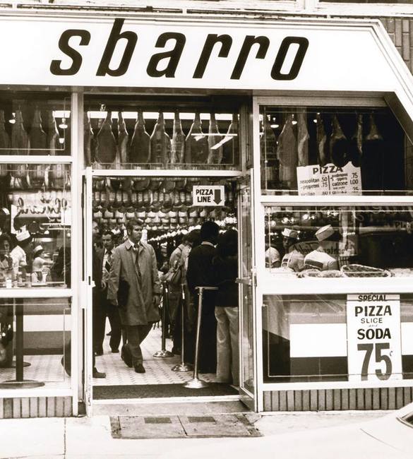 FOTO Lanțul de pizzerii Sbarro, abia reintrat în România prin rețeaua bulgară Happy, se extinde deschizând un nou restaurant. Profit.ro a anunțat din primăvară venirea bulgarilor de la Happy