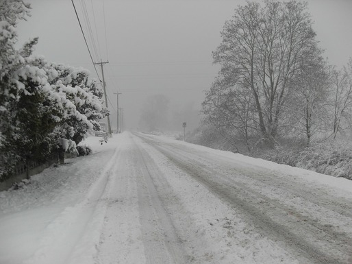 Circulație în condiții de iarnă pe autostrăzile A2 și A4, unde s-a depus strat de zăpadă