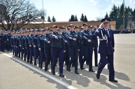 Primă măsură a ministrului de Interne Fifor: Polițiștii, obligați să poarte uniformă în timpul programului de lucru, începând de luni