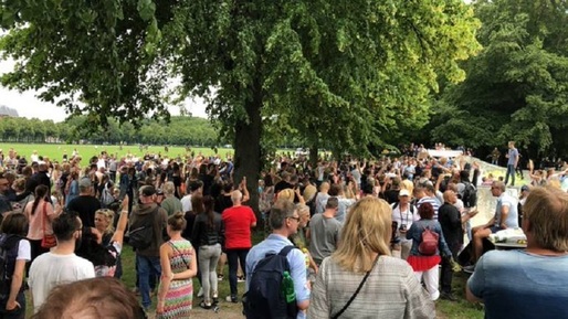 VIDEO Mii de oameni au manifestat în Olanda față de măsurile luate pentru stoparea propagării Covid-19