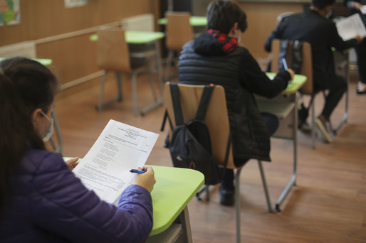 România, pe primul loc în UE la numărul mare de elevi care îi revin unui învățător