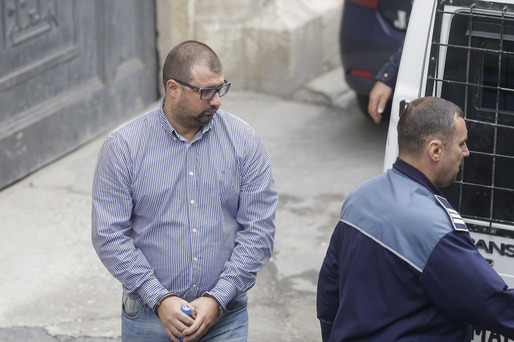 Fostul ofițer SRI Daniel Dragomir, condamnat definitiv la la 3 ani și 10 luni închisoare cu executare și dat în urmărire, s-a predat la o secție de poliție din Bari