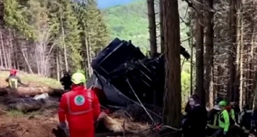 VIDEO O telecabină s-a prăbușit în Alpi, cel puțin 13 persoane au decedat