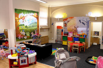 România - pe ultimul loc între țările UE la asigurarea de locuri în creșe. Cum este explicat din Guvern