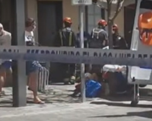 VIDEO O mașină a intrat în mai multe persoane aflate la terase la Marbella