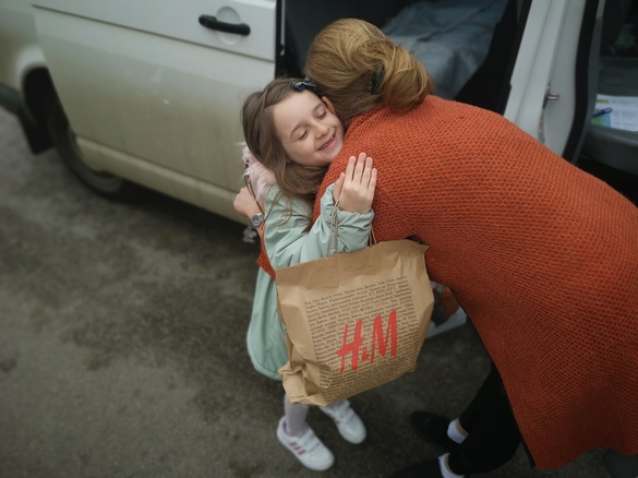 Solidar Social, programul umanitar adaptat pandemiei al Asociației Adi Hădean, a donat peste 300.000 de porții, până în prezent, și a ținut activi profesioniști din HoReCa, un domeniu greu încercat