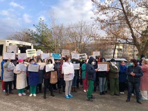 Proteste în spitale - Angajații cer creșterea salariilor tuturor angajaților din sistem