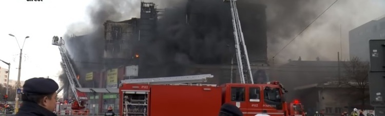 ULTIMA ORĂ FOTO Incendiu puternic la Prosper Plaza. UPDATE Arafat: Clădirea nu avea autorizație de incendiu. Ultimul control a fost în 2021. Există risc de prăbușire