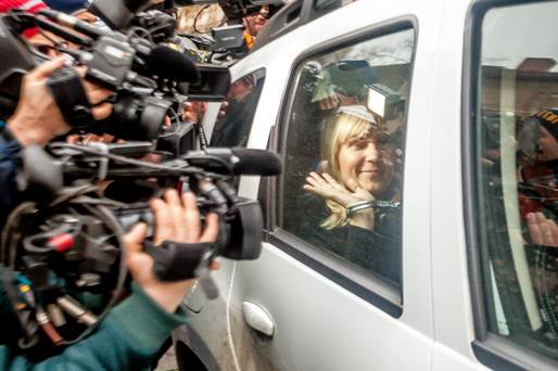 Judecătorii amână din nou decizia privind solicitarea Elenei Udrea de suspendare a pedepsei cu închisoarea. Ce motive invocă pentru a nu fi audiată prin videoconferință
