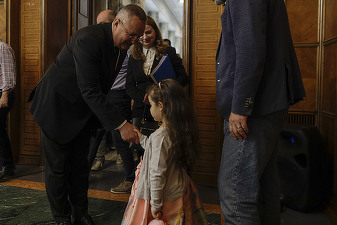 Salariile profesorilor vor fi majorate în două etape. Prima etapă - sub nivelul anunțat inițial