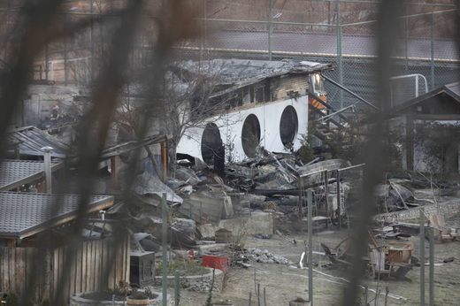 GALERIE FOTO Tragedia de la Ferma Dacilor. A șaptea victimă carbonizată, un copil, găsită de pompieri. O altă persoană, încă dispărută
