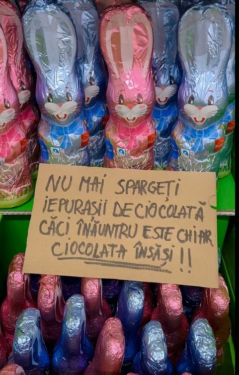 FOTO Lidl și Heidi Chocolate fac apel la clienții români să nu mai spargă iepurașii și ouăle de ciocolată din magazine