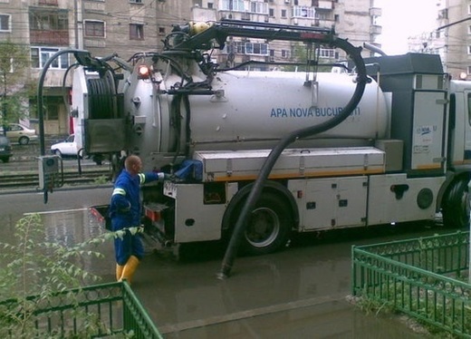 Apa Nova intervine cu toate echipele și utilajele în teren, ca urmare a Codului Portocaliu emis pentru București