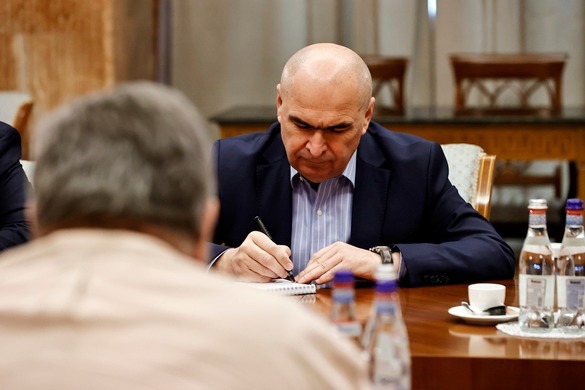 FOTO&VIDEO ANUNȚ după întâlnire cu Bolojan: Conflicte sociale amplificate. 600.000 bugetari afectați de plafonarea sporului de condiții vătămătoare. 150.000 aveau suma maximă