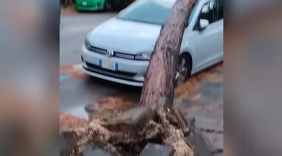 VIDEO O furtună violentă a lovit Rimini