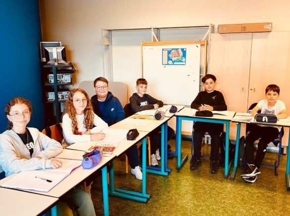 Româna va deveni limbă străină obligatorie în sistemul public preuniversitar francez FOTO