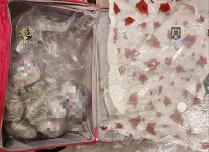 Atenționare - Au apărut la vânzare în farmacii și case de amanet cărți de rugăciuni împotriva stupefiantelor și teste antidrog