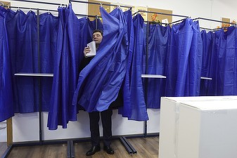 Mai puțini oameni merg, deocamdată, la vot pentru București. Mesajul lui Nicșor Dan FOTO