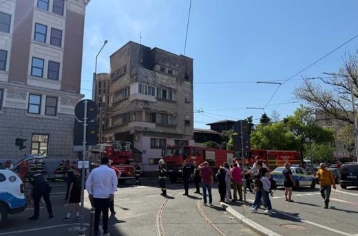 Incendiu la un apartament din apropierea Gării de Nord din București. O persoană a fost găsită inconștientă, cu arsuri