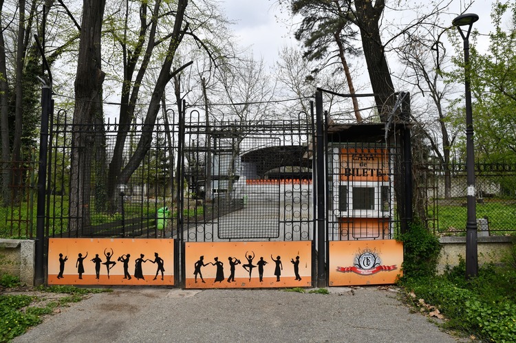 FOTO Teatrul de vară din Herăstrău va fi transformat într-o grădină demnă de un monument istoric - Ciucu