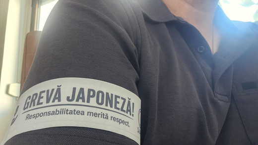 FOTO Angajații din Guvern au intrat în grevă japoneză