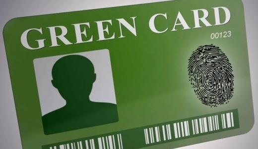 Cartea verde americană, mai greu de obținut de imigranții cu vize temporare