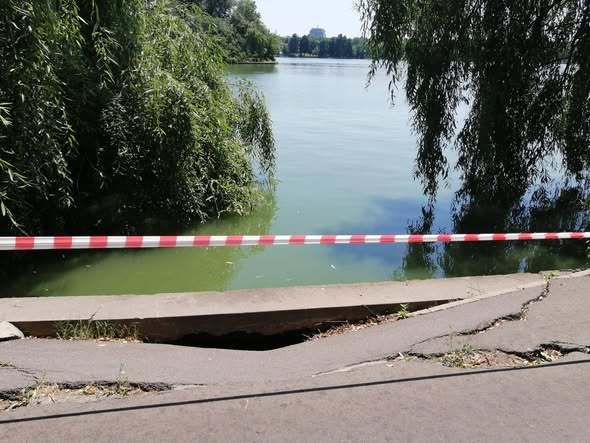 FOTO Începe golirea Lacului Herăstrău