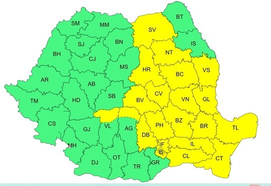 FOTO&VIDEO Case și străzi inundate în Neamț