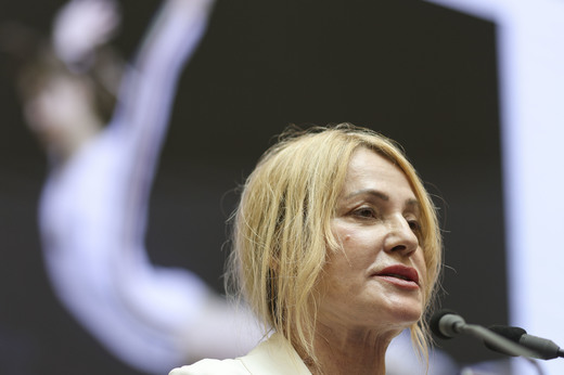 Parc din București, denumit „Nadia Comăneci”. 50 de ani de la prima notă de 10 din istoria gimnasticii la Olimpiadă. Propunere a lui Ciucu