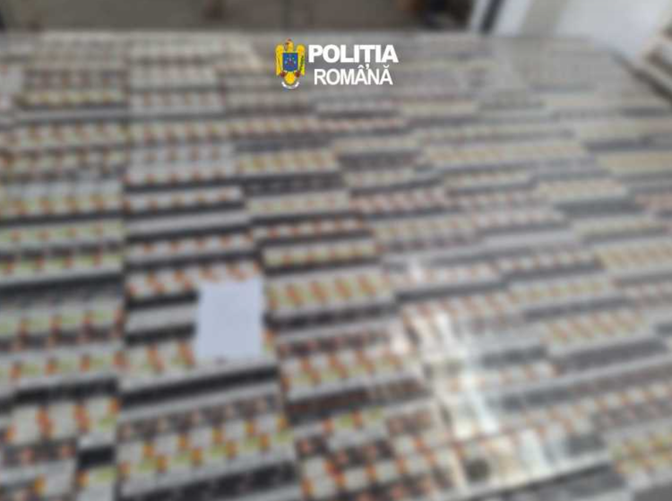VIDEO Milioane de țigarete confiscate de Poliția Română, după ce au oprit în trafic două camioane. Erau ascunse după pește congelat și cutii cu încălțăminte