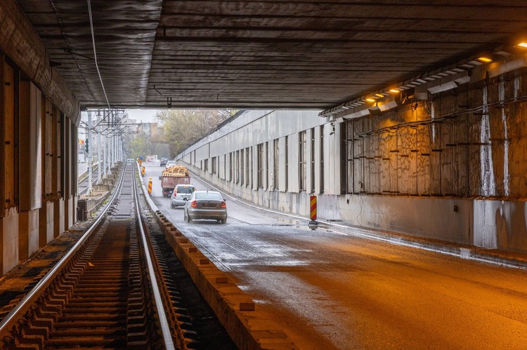 Unul dintre cele mai mari pasaje din București, acum în degradare, intră în reabilitare. PMB lansează licitația pentru consolidarea Pasajului Victoriei
