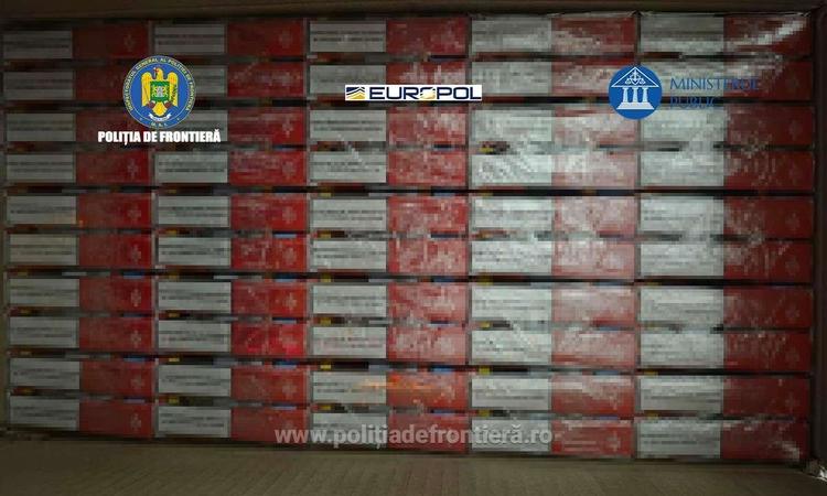 FOTO Grup infracțional organizat specializat în trafic de țigarete, destructurat de polițiștii de frontieră. Prejudiciul se ridică la 11 milioane de euro