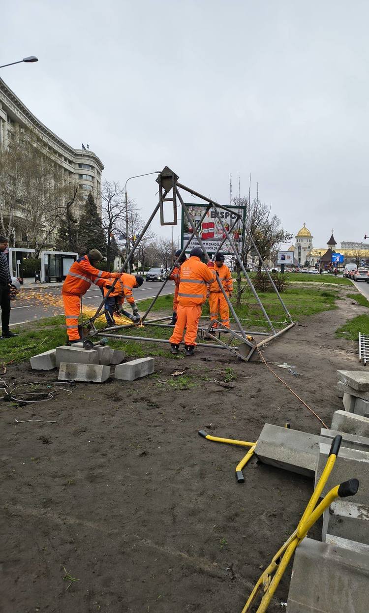 FOTO Am dat jos cablurile atârnate! Pe toate!, anunță Primăria Capitalei