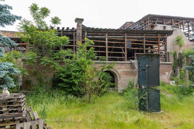 FOTO Curtea Veche din București intră în șantier: Primăria investește 2 milioane de lei pentru salvarea monumentului