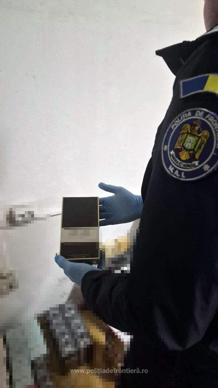 DNA a declanșat zeci de percheziții într-un dosar cu infracțiuni de corupție. Sunt vizați funcționari publici din cadrul autorităților de frontieră din județele Suceava, Botoșani, Iași, Neamț