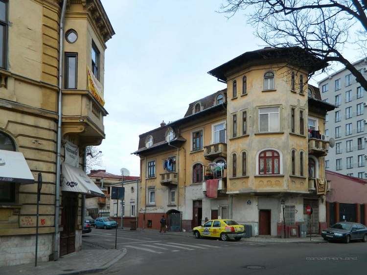 FOTO&LISTA 13 clădiri din București vor intra în consolidare seismică