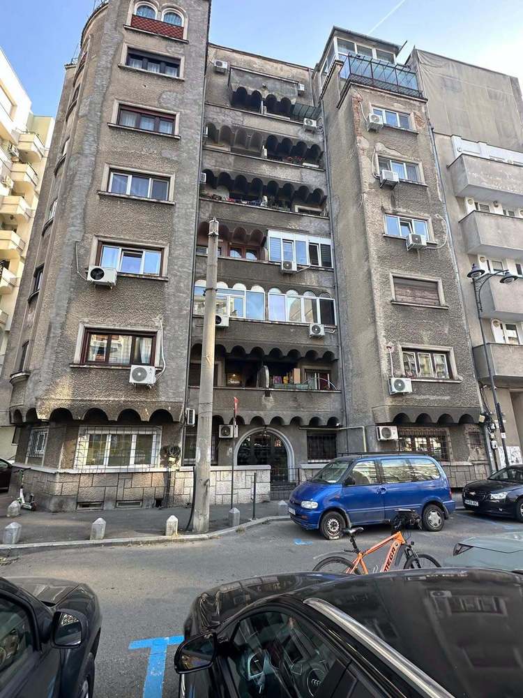 FOTO&LISTA 13 clădiri din București vor intra în consolidare seismică