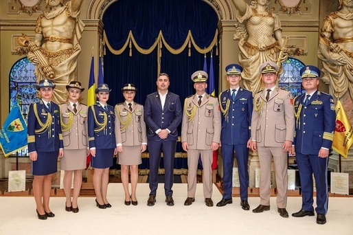 FOTO Noile uniforme ale Armatei Române