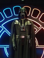 FOTO Casca lui Darth Vader și alte obiecte de recuzită de la Hollywood, scoase la licitație